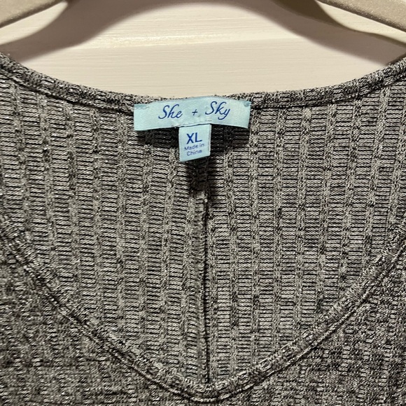 Glitter/Shimmer top - Picture 2 of 4